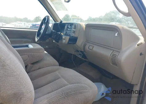 1997 Chevrolet K1500 Fleetside z USA, uszkodzony, nr VIN 2GCEK19R8V1161442